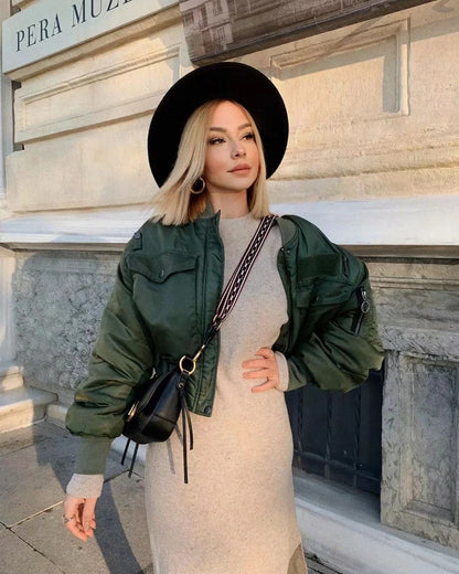 VERDA™ | Cazadora bomber verde con estilo urbano y corte ajustado