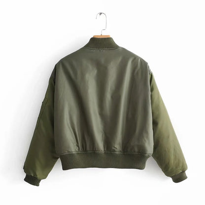 VERDA™ | Cazadora bomber verde con estilo urbano y corte ajustado